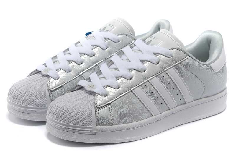 adidas superstar holographique argenté et blanche